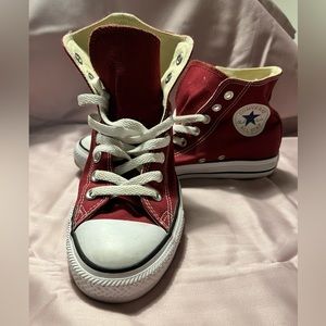 Converse Hi-Top Maroon Men’s 7/Women’s 9 (M9613)